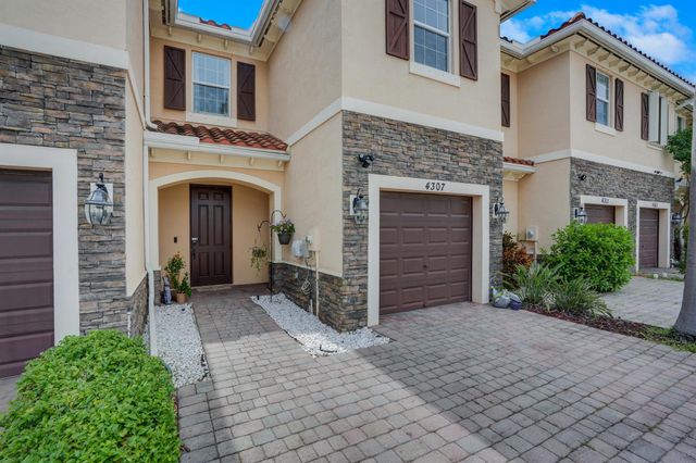 4307 Chalmers Lane, West Palm Beach, FL 33417