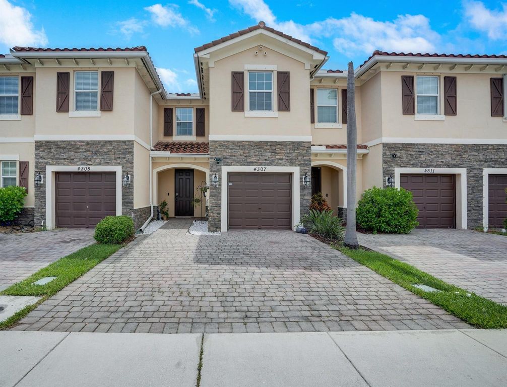 4307 Chalmers Lane, West Palm Beach, FL 33417