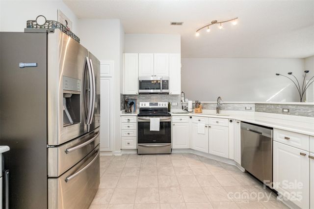 4760 Lauren Glen Street NW, Concord, NC 28027