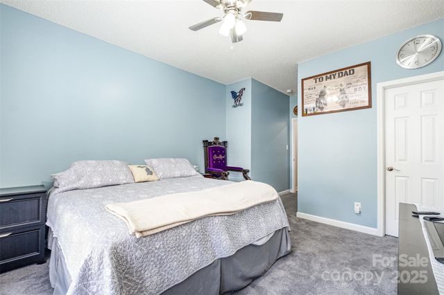 4760 Lauren Glen Street NW, Concord, NC 28027