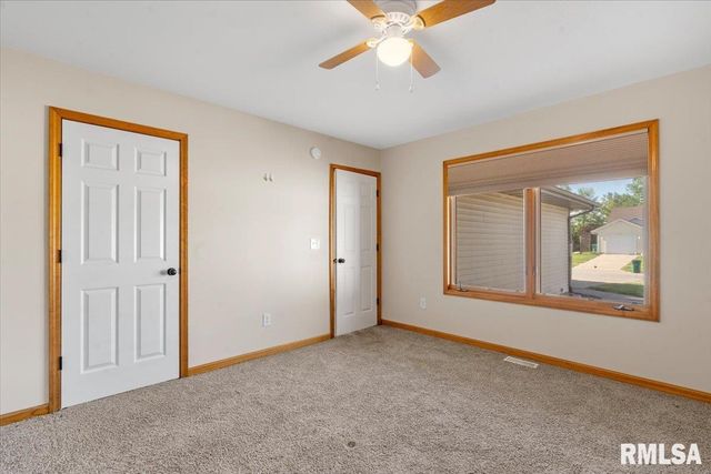 218 EAGLE RIDGE Drive, Chatham, IL 62629