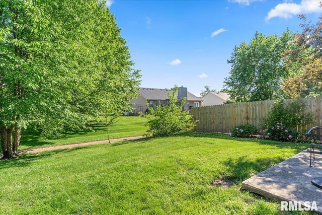 218 EAGLE RIDGE Drive, Chatham, IL 62629