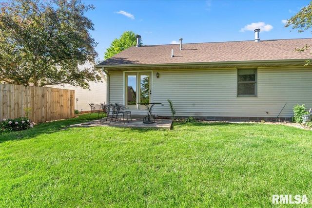 218 EAGLE RIDGE Drive, Chatham, IL 62629