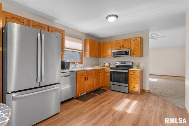 218 EAGLE RIDGE Drive, Chatham, IL 62629