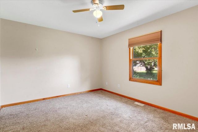 218 EAGLE RIDGE Drive, Chatham, IL 62629