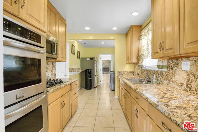 1300 S California Avenue, Compton, CA 90221