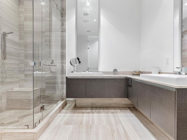 3250 NE 188th St UPH02 + ROOFTOP W/ POOL, Aventura, FL 33180