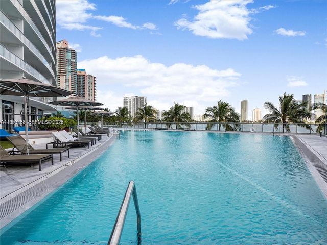 3250 NE 188th St UPH02 + ROOFTOP W/ POOL, Aventura, FL 33180