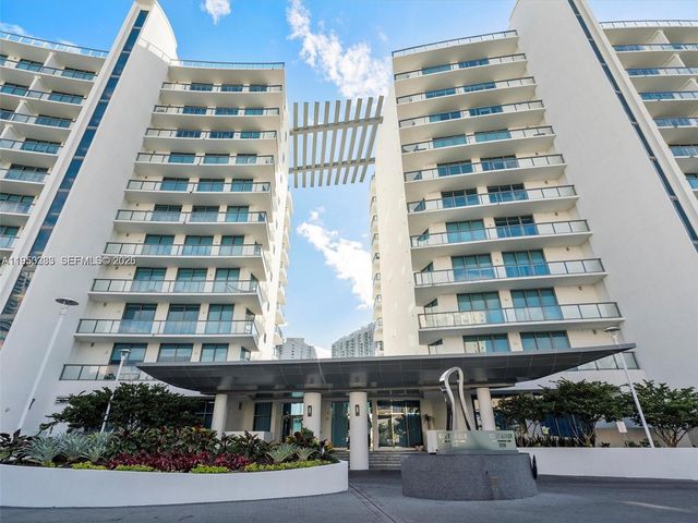 3250 NE 188th St UPH02 + ROOFTOP W/ POOL, Aventura, FL 33180