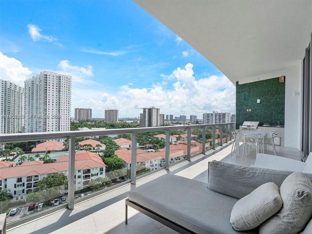 3250 NE 188th St UPH02 + ROOFTOP W/ POOL, Aventura, FL 33180