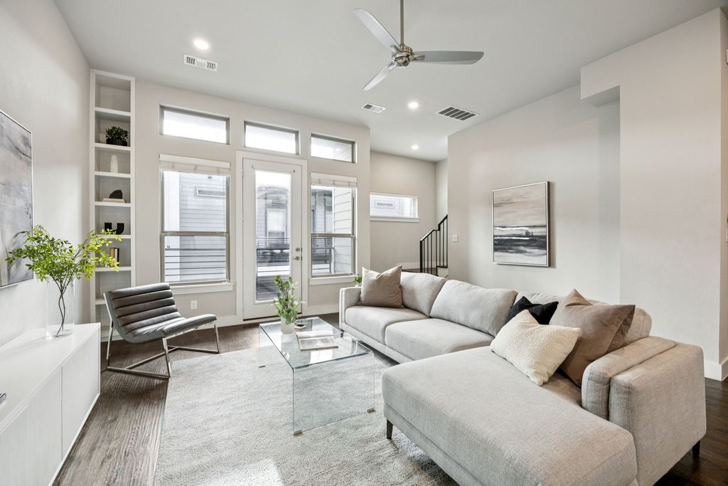 4226 Roseland Avenue 203, Dallas, TX 75204