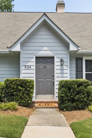 934 Lenox Hill Court, Atlanta, GA 30324