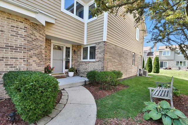 17323 Lakebrook Drive, Orland Park, IL 60467