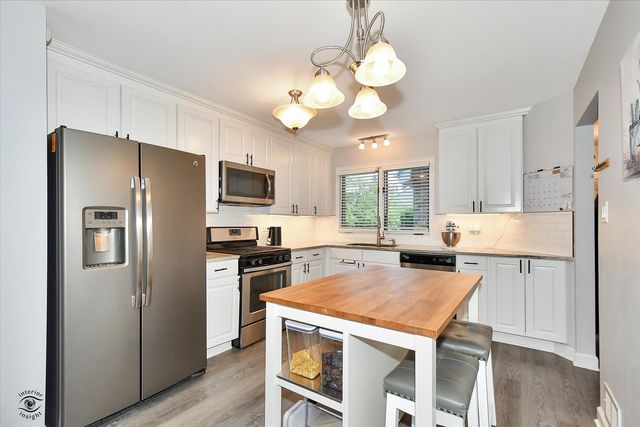 17323 Lakebrook Drive, Orland Park, IL 60467