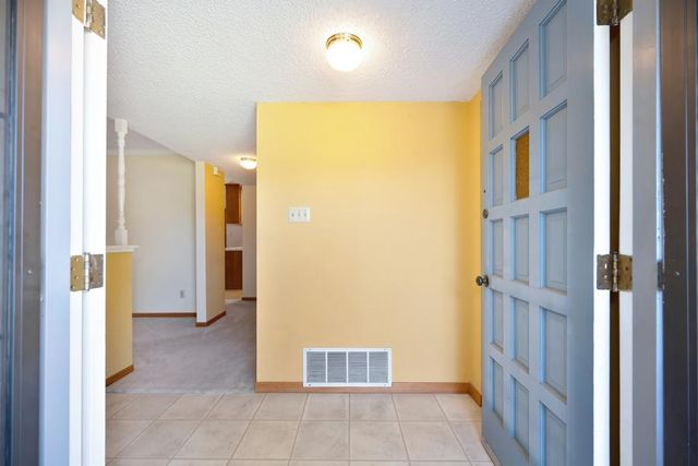 8140 Lisbon Way, Sacramento, CA 95823