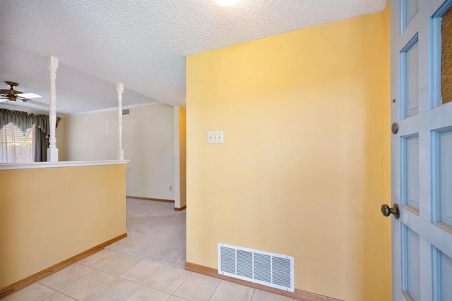 8140 Lisbon Way, Sacramento, CA 95823