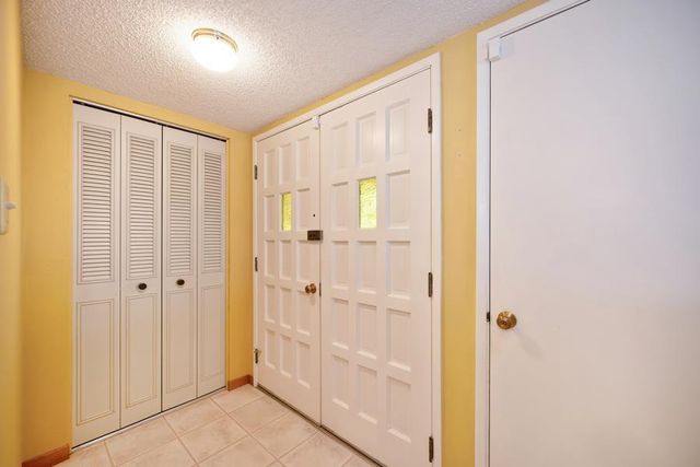 8140 Lisbon Way, Sacramento, CA 95823