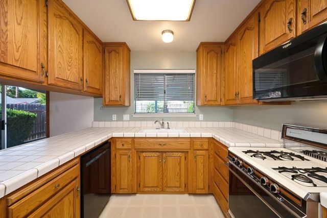 8140 Lisbon Way, Sacramento, CA 95823