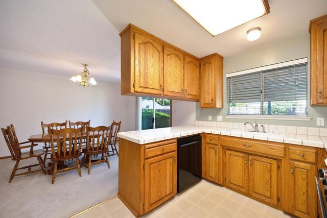 8140 Lisbon Way, Sacramento, CA 95823