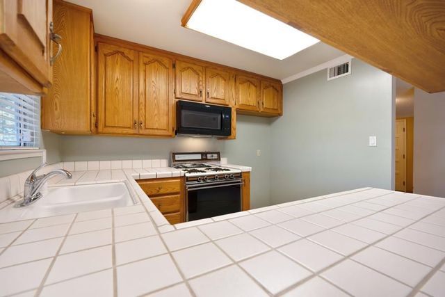 8140 Lisbon Way, Sacramento, CA 95823