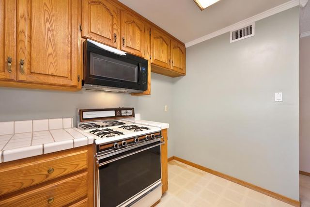 8140 Lisbon Way, Sacramento, CA 95823