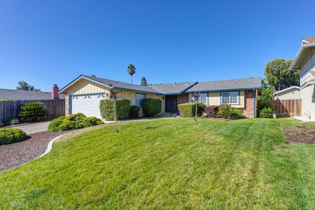 8140 Lisbon Way, Sacramento, CA 95823