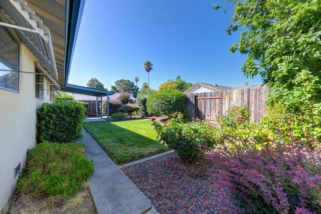 8140 Lisbon Way, Sacramento, CA 95823