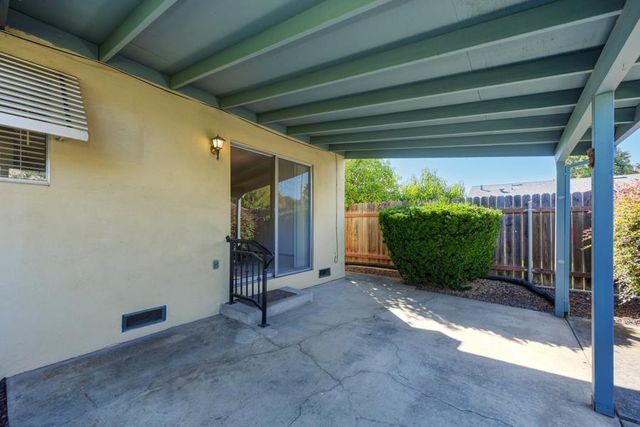 8140 Lisbon Way, Sacramento, CA 95823
