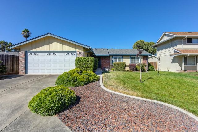 8140 Lisbon Way, Sacramento, CA 95823
