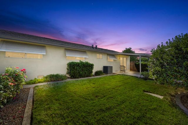 8140 Lisbon Way, Sacramento, CA 95823