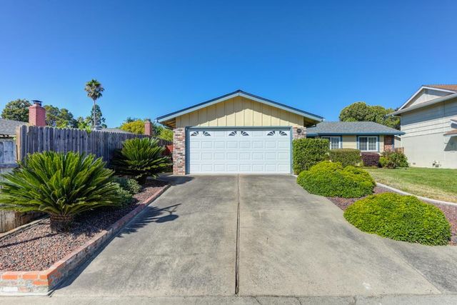 8140 Lisbon Way, Sacramento, CA 95823