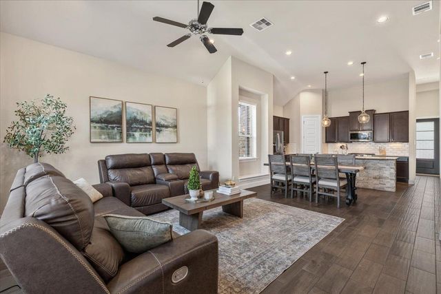 8033 Mozart ST, Round Rock, TX 78665