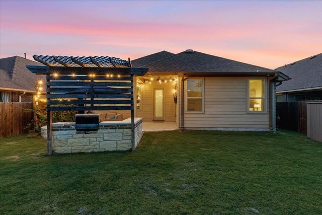 8033 Mozart ST, Round Rock, TX 78665