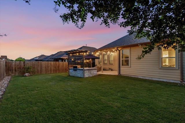 8033 Mozart ST, Round Rock, TX 78665