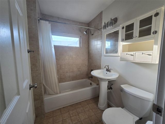 107 Tarpon Avenue, Galveston, TX 77550