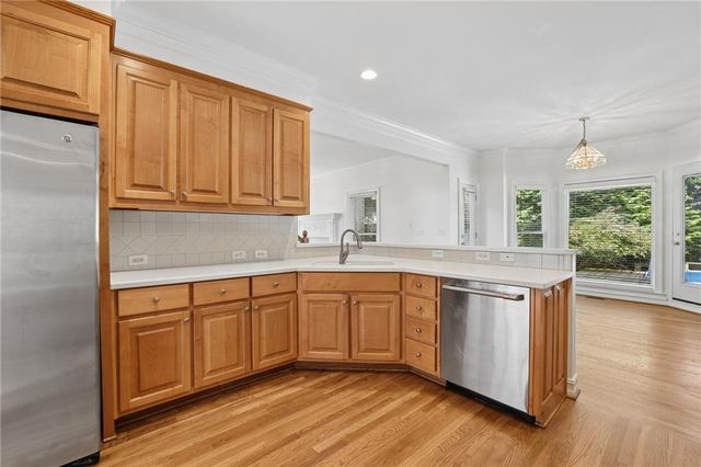 100 Harmony Point Cove, Lilburn, GA 30047