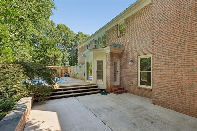 100 Harmony Point Cove, Lilburn, GA 30047