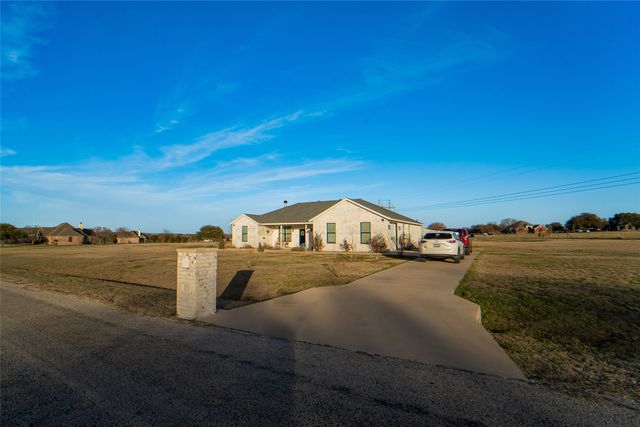 335 Brazos West Drive, Mineral Wells, TX 76067