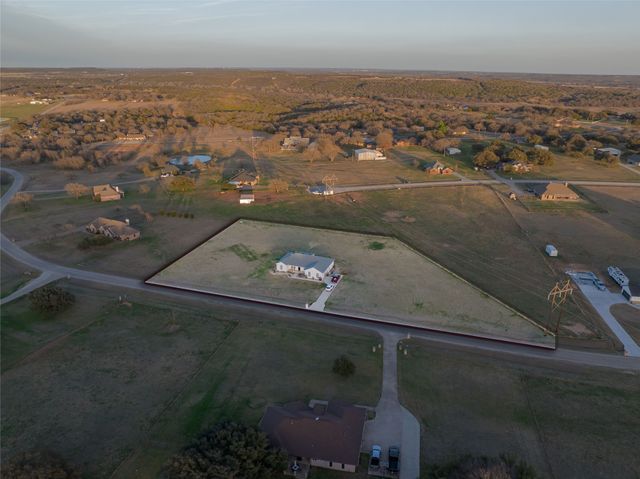 335 Brazos West Drive, Mineral Wells, TX 76067