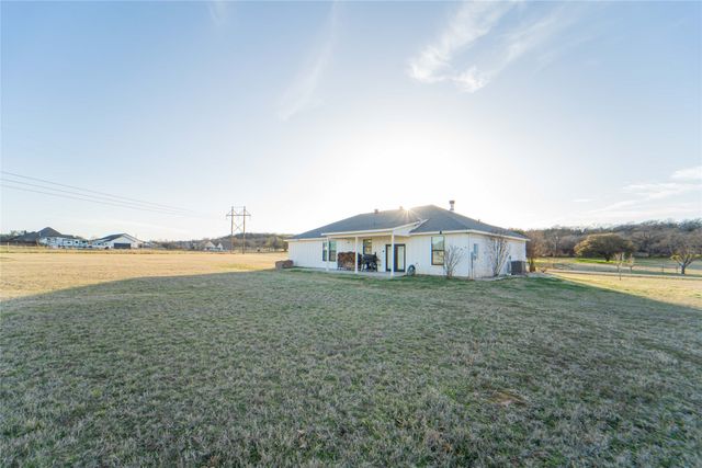 335 Brazos West Drive, Mineral Wells, TX 76067