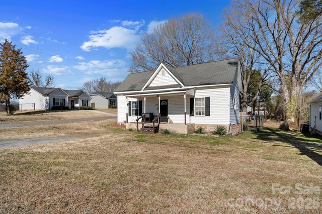 1242 W Airline Avenue, Gastonia, NC 28052