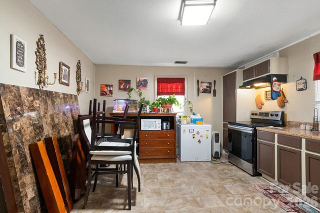 1242 W Airline Avenue, Gastonia, NC 28052