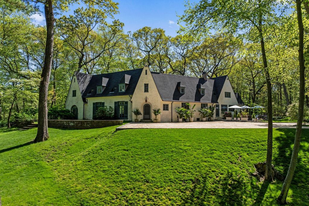 770 Chicken Valley Road, Locust Valley, NY 11560