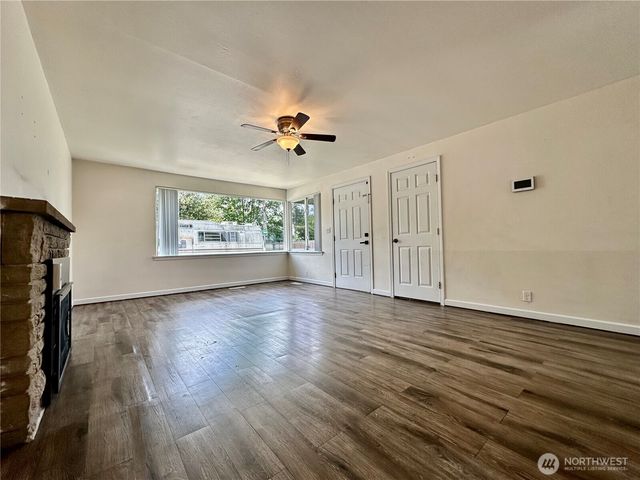 1336 S 279th Street, Des Moines, WA 98198