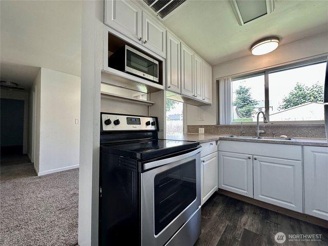 1336 S 279th Street, Des Moines, WA 98198