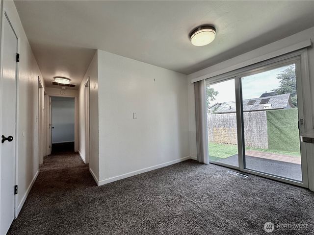 1336 S 279th Street, Des Moines, WA 98198