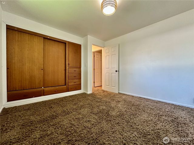 1336 S 279th Street, Des Moines, WA 98198
