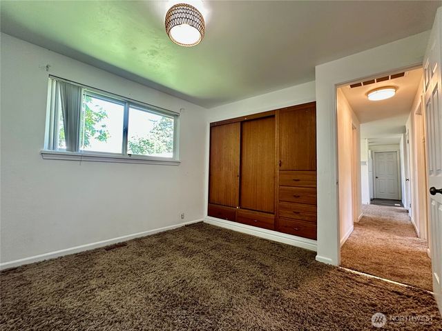 1336 S 279th Street, Des Moines, WA 98198