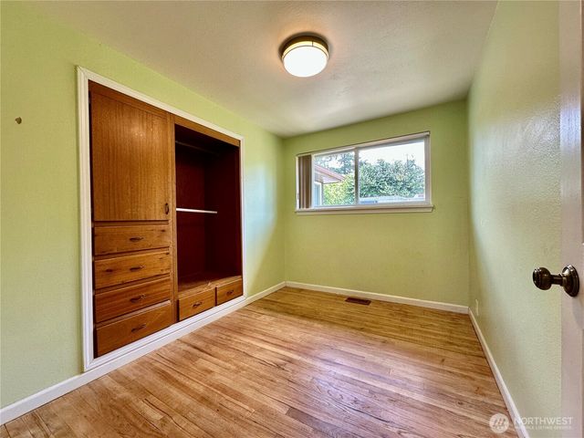 1336 S 279th Street, Des Moines, WA 98198