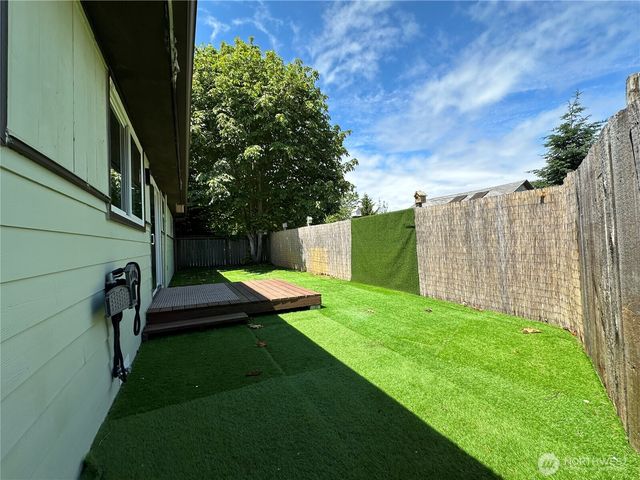 1336 S 279th Street, Des Moines, WA 98198